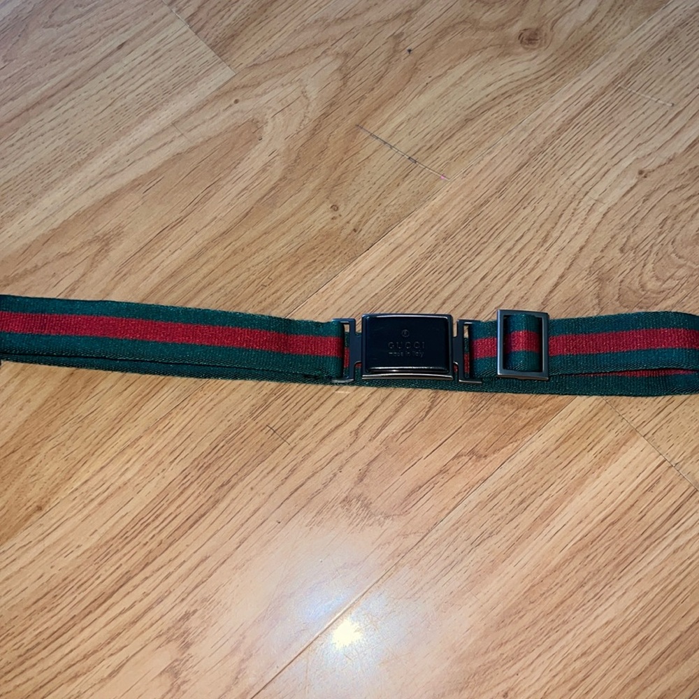Gucci Vintage Belt Logo  Red / Green stripe with logo front buckle Size 25/26